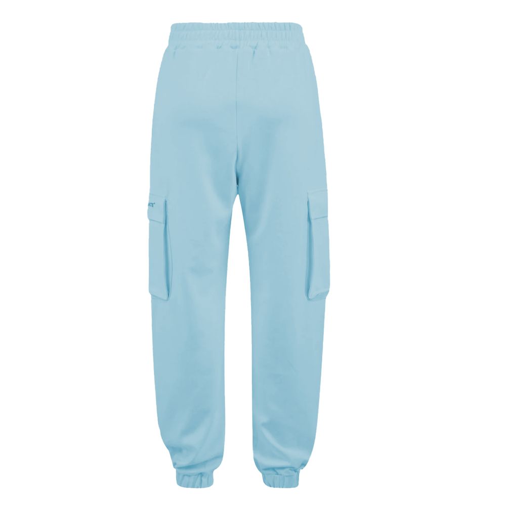 Blå polyesterjeans och byxor