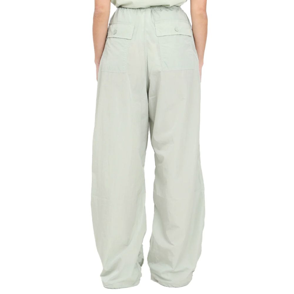 Gröna nylonjeans och byxor