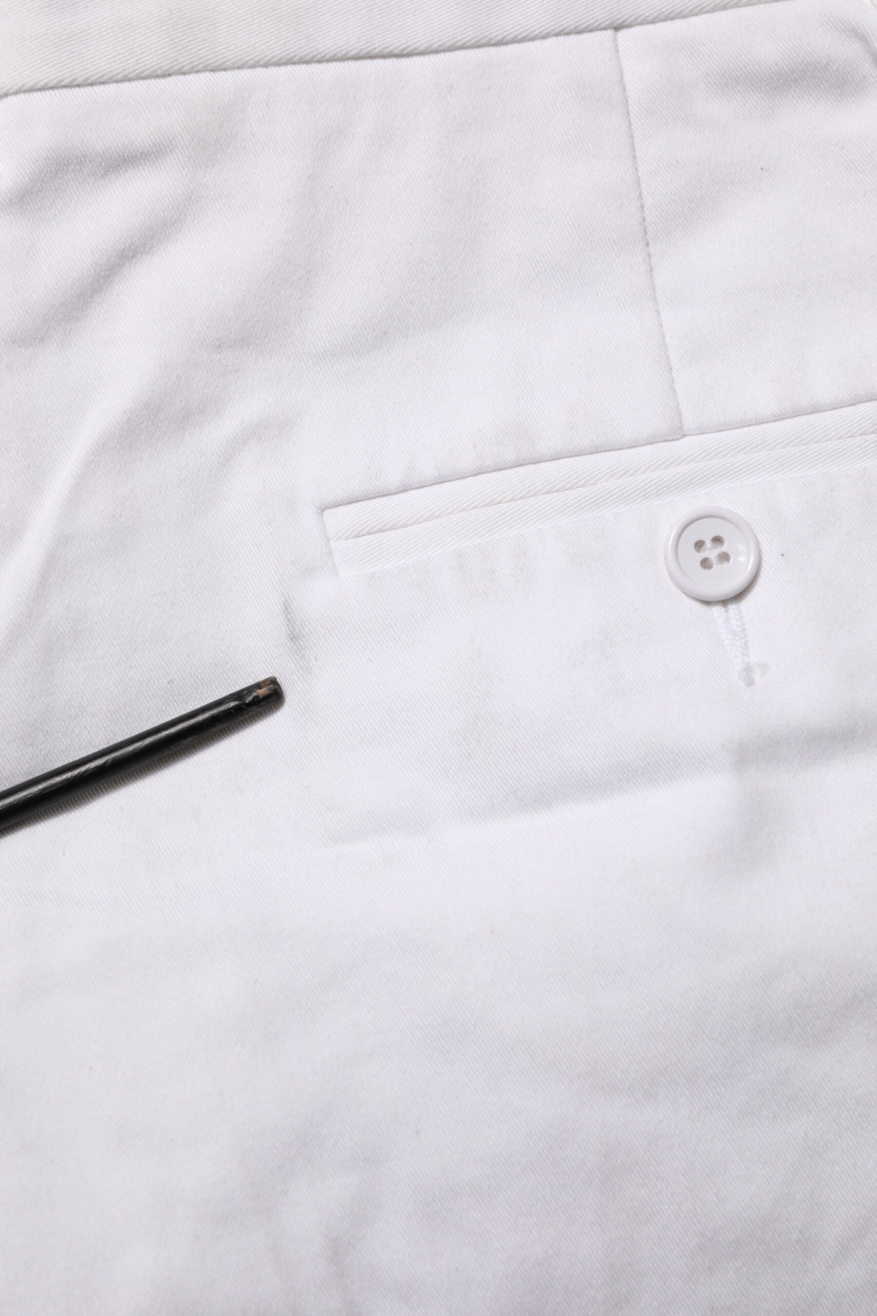 Hvite bomulls-bermudashorts for kvinner med medium midje