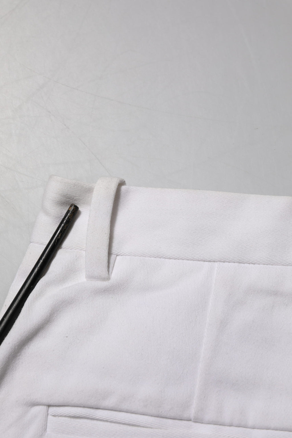 Hvite bomulls-bermudashorts for kvinner med medium midje
