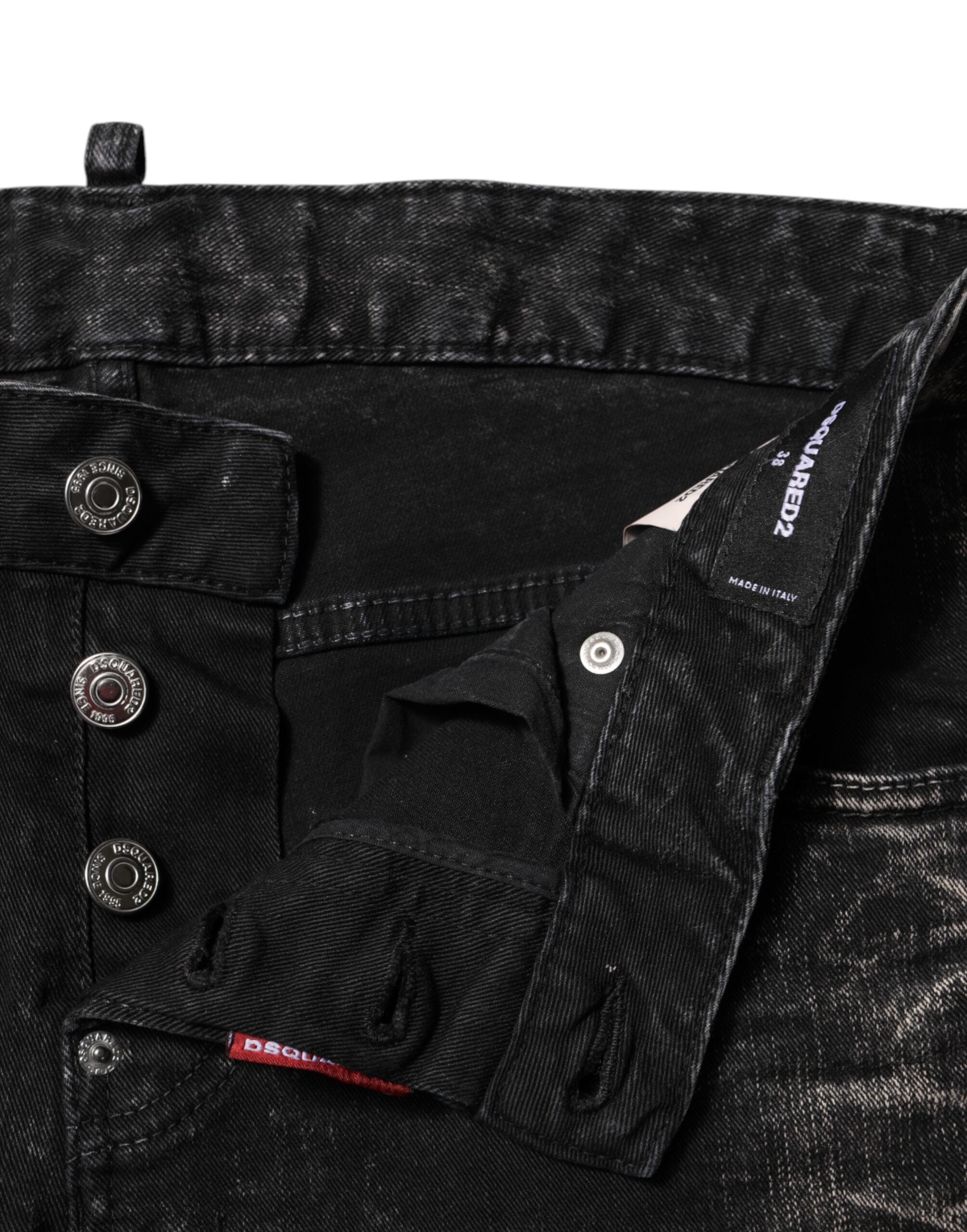 Svarta tvättade avsmalnande jeans med medelhög midja