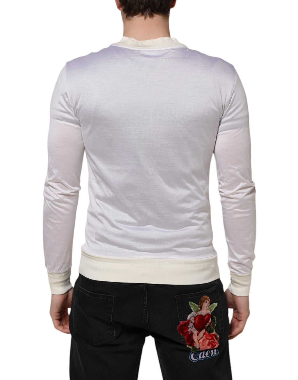 Vit siden-t-shirt med rund hals och långa ärmar