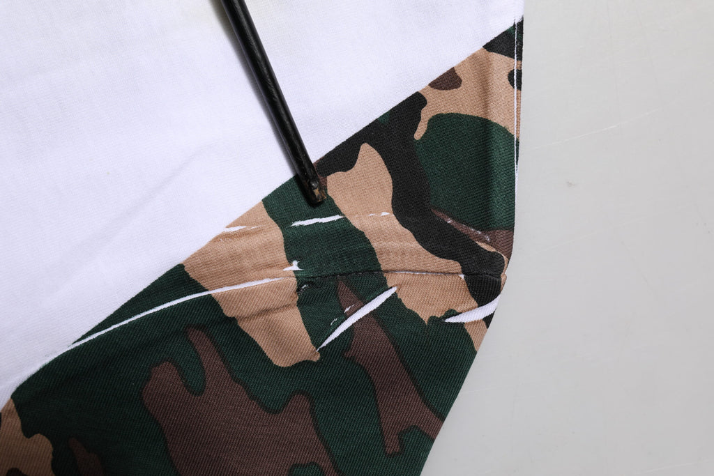 Vit kamouflagefärgad bomulls-t-shirt för män med rund hals