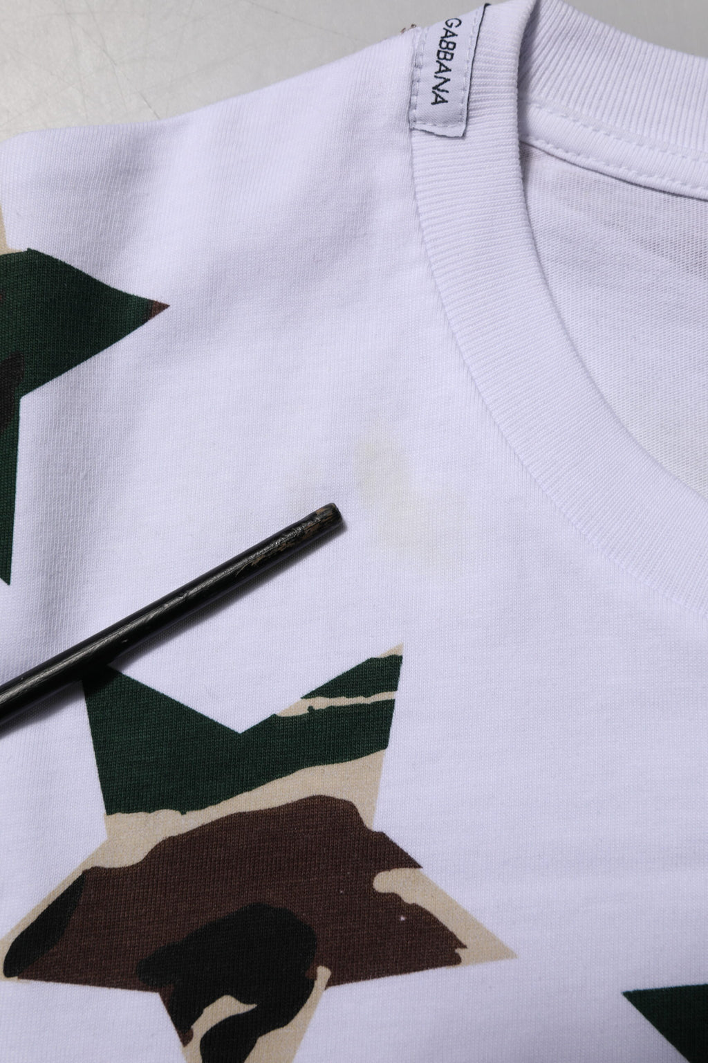 Vit kamouflagefärgad bomulls-t-shirt för män med rund hals