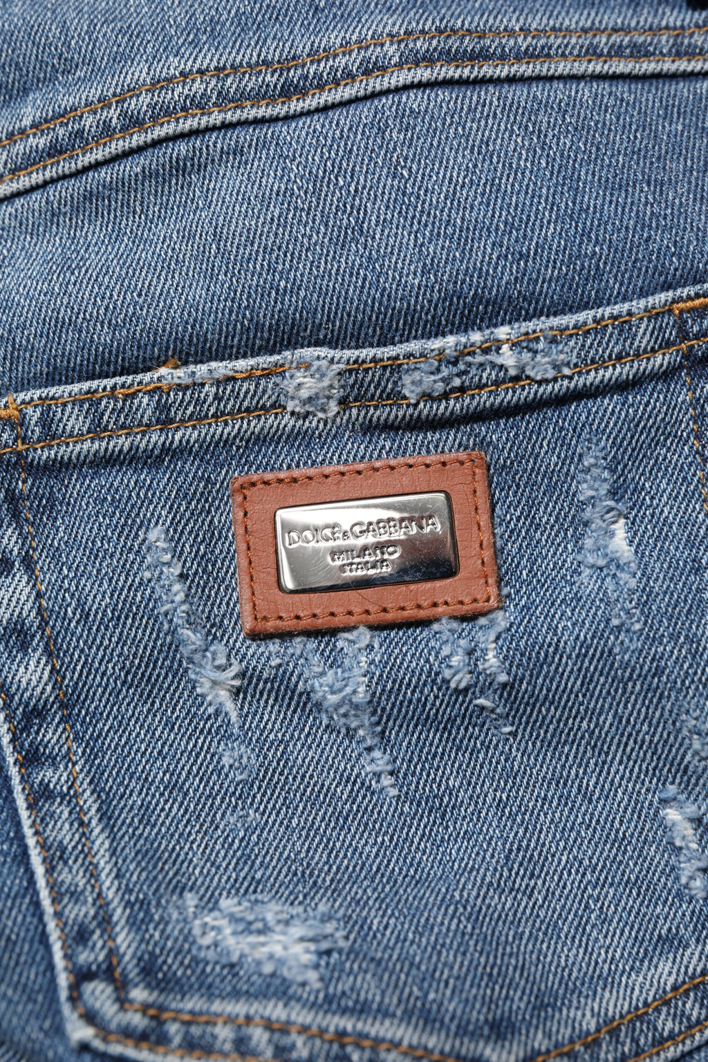 Blåa SNÄLLA SLITADE SKINA DENIMJEANS 