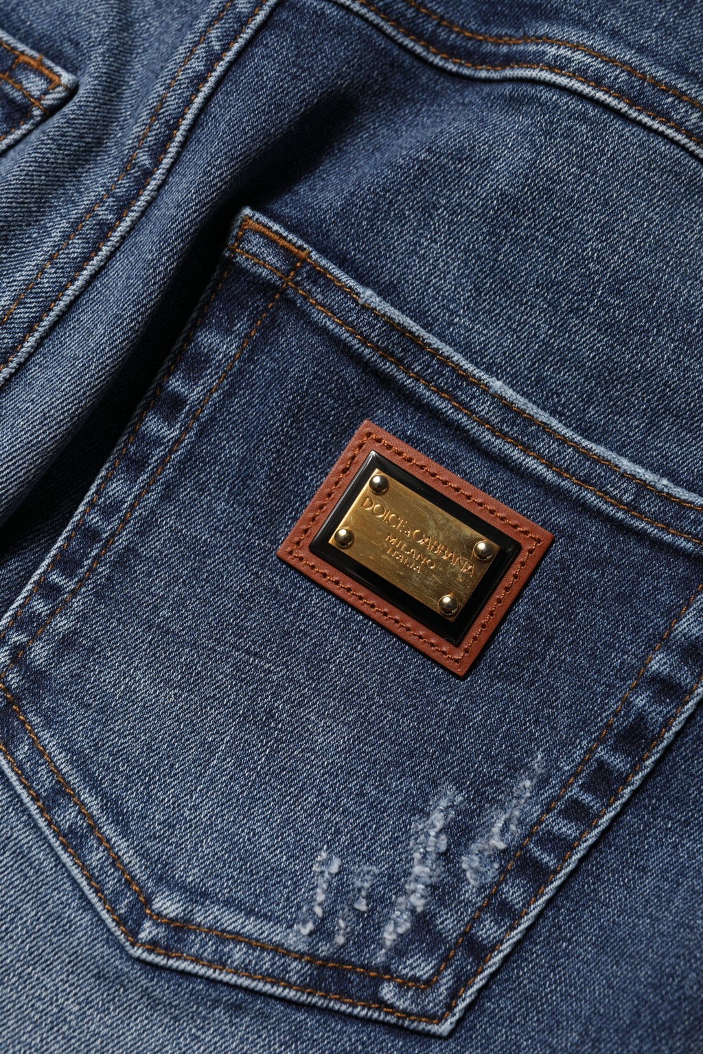 Blå denimjeans med strassutsmykning 