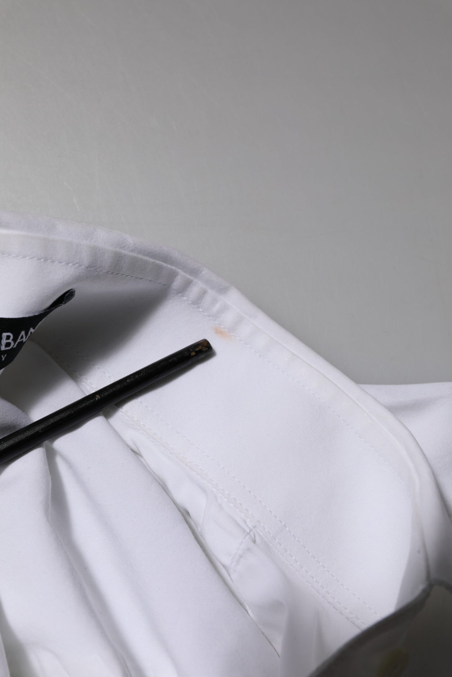 Dolce &amp; Gabbana Skjortopp med vit ros och broderi och krage