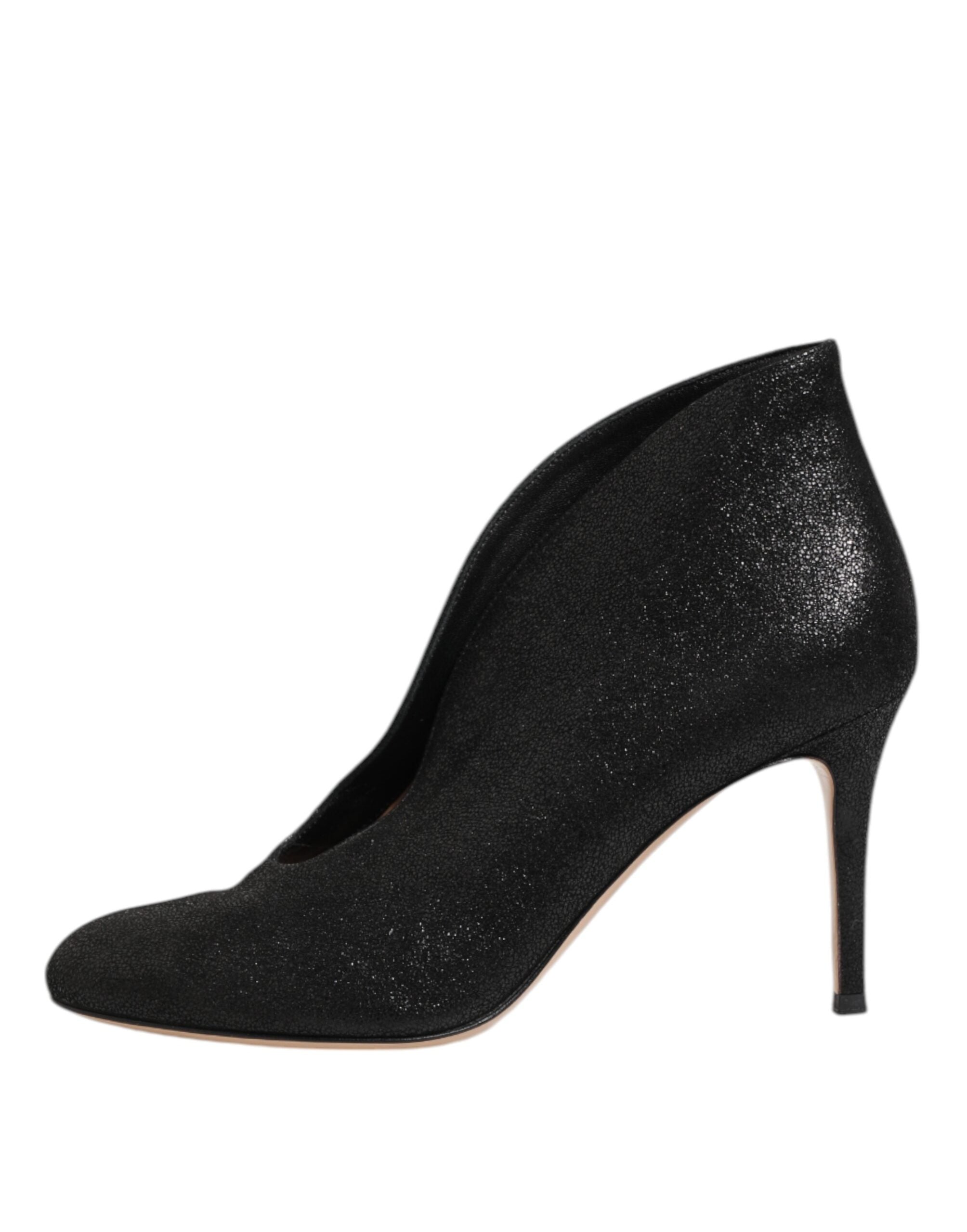 Metalliska svarta pumps med stilettklackar