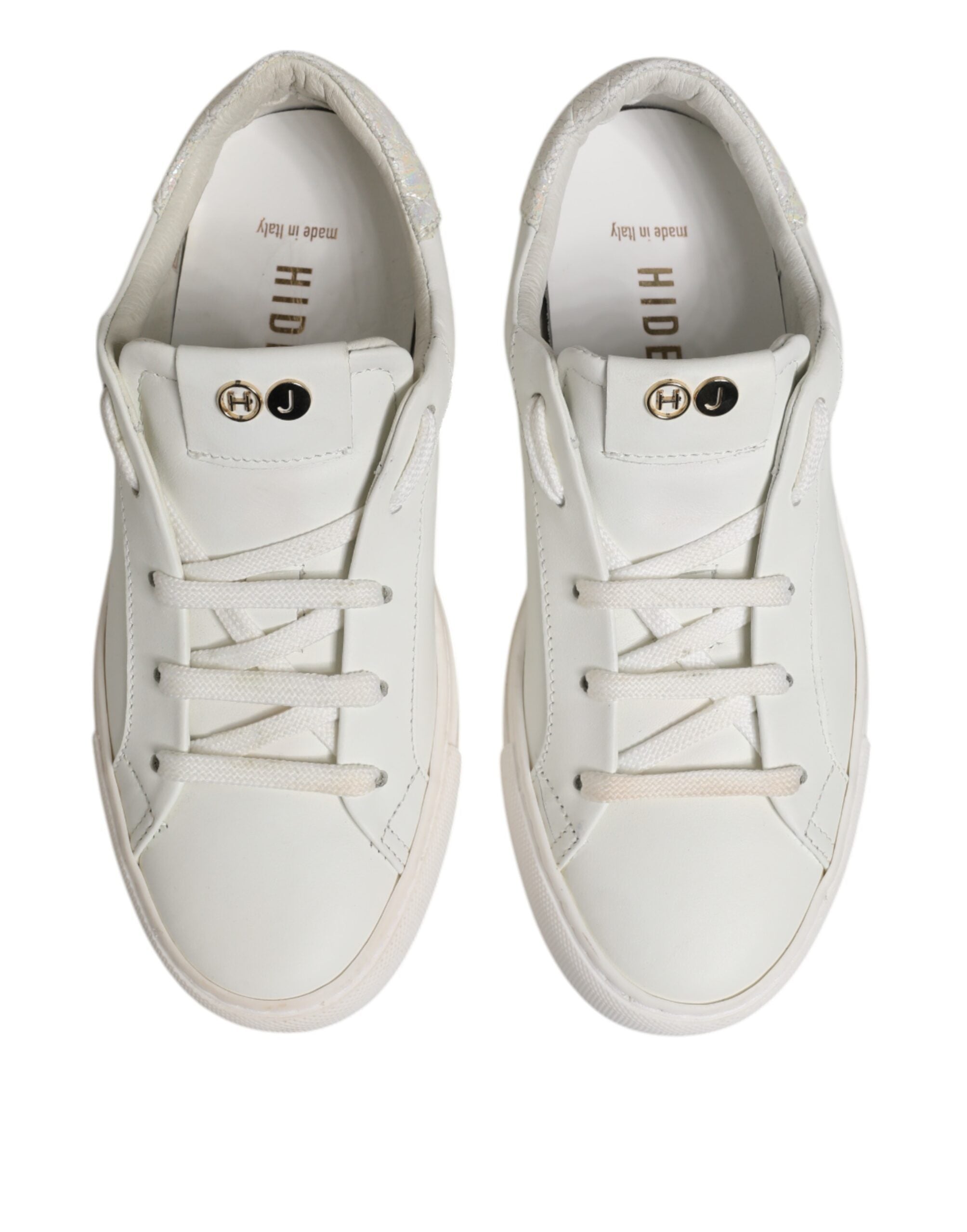 Vita låga sneakers i läder med snörning