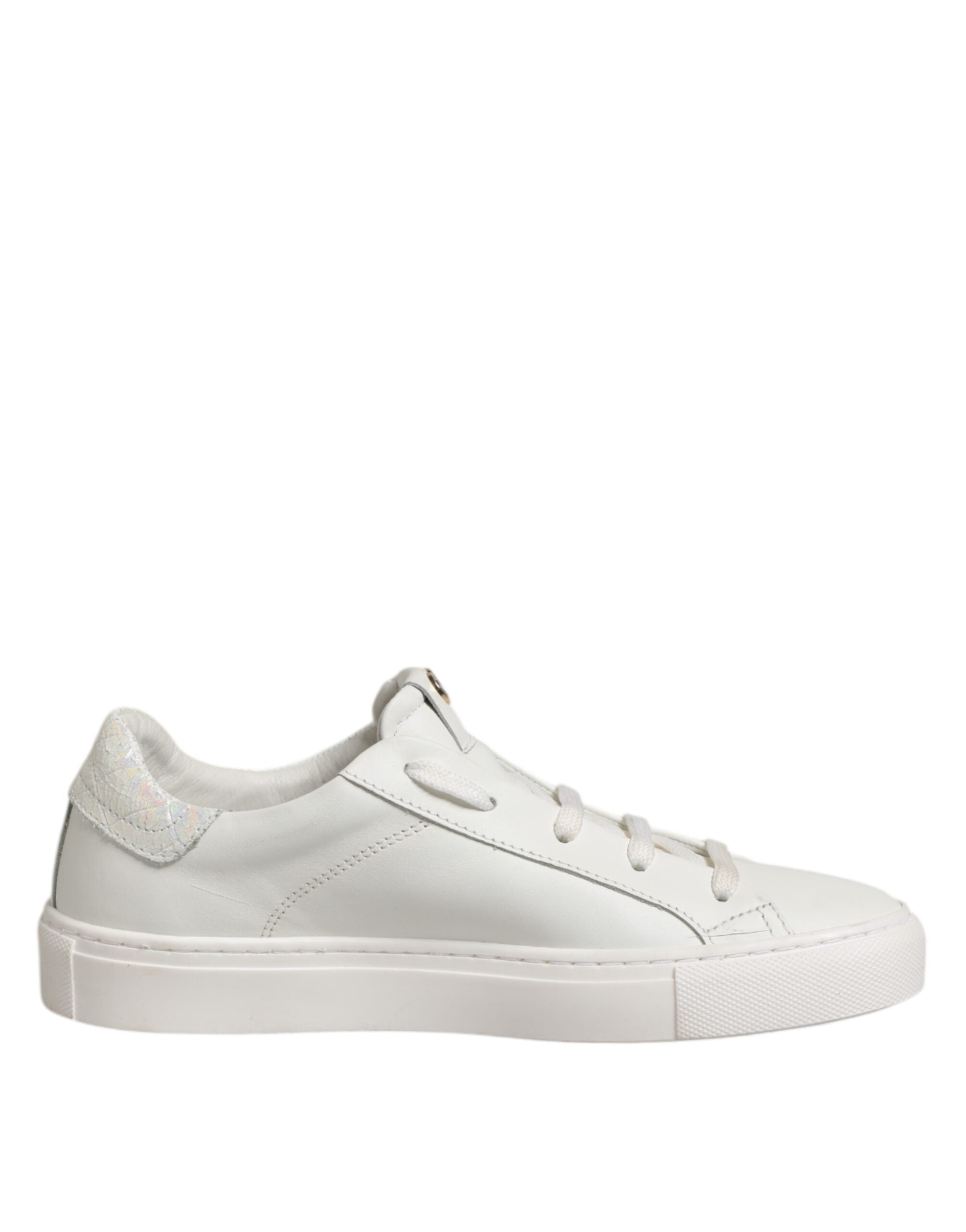 Vita låga sneakers i läder med snörning