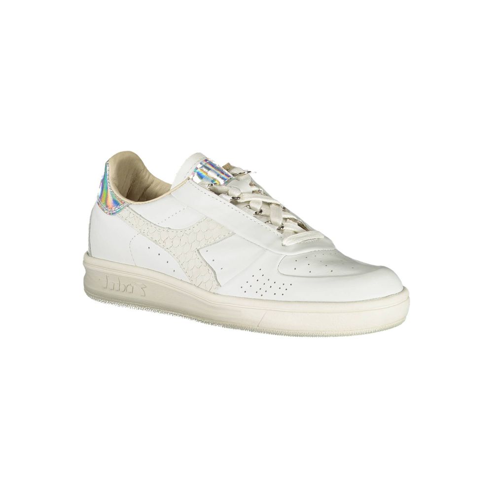Vit tygsneaker