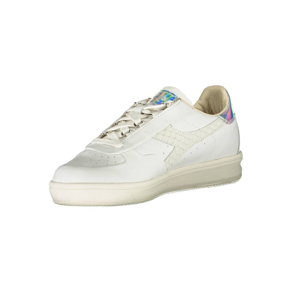 Vit tygsneaker