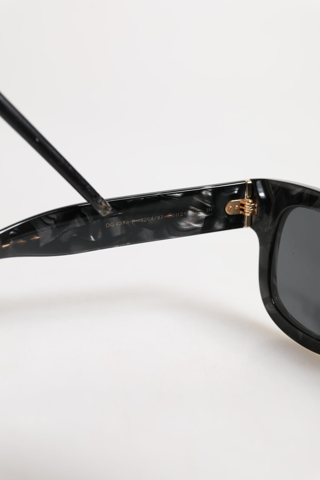 Pärlvita acetatbågar Domenico Deep Shades solglasögon