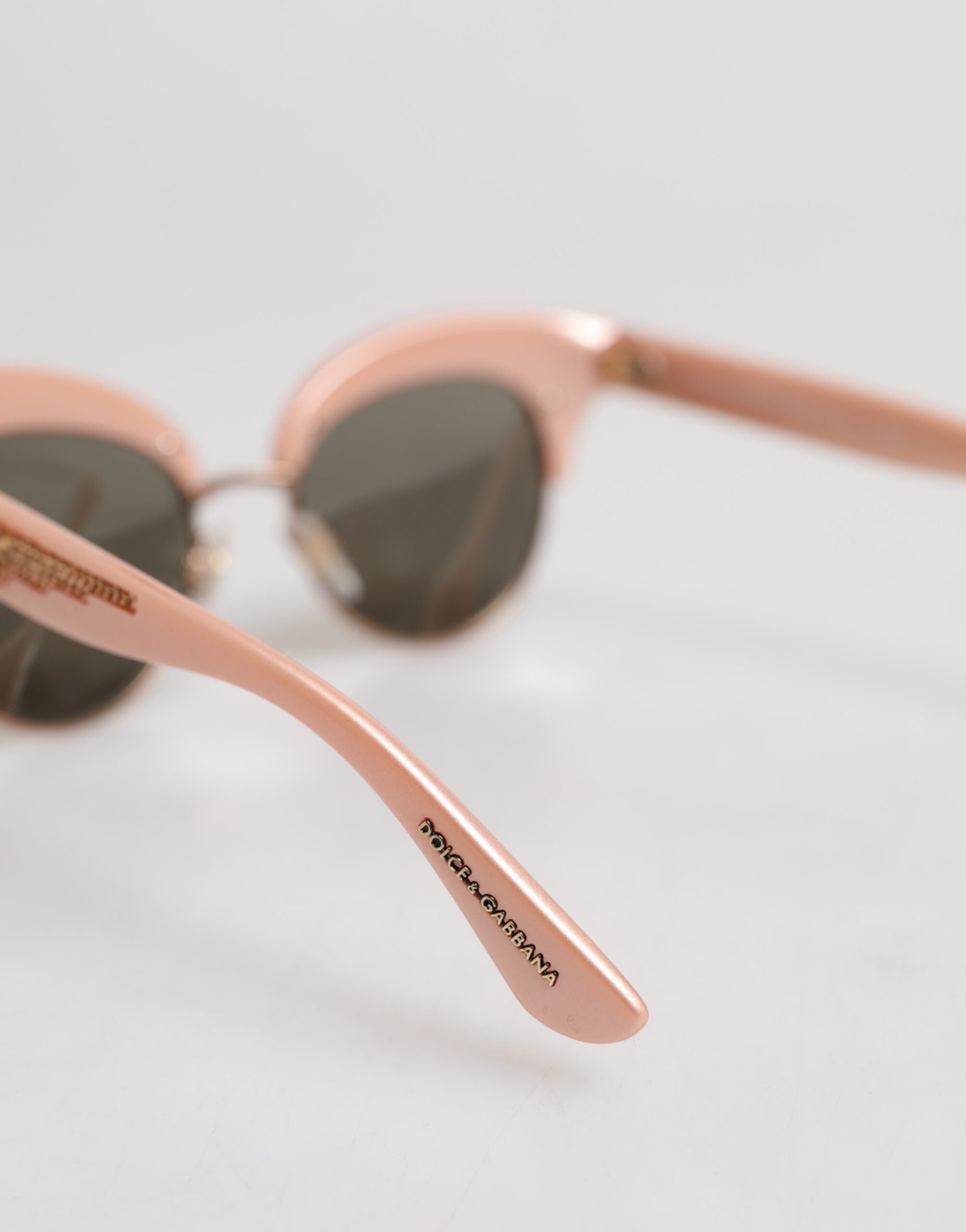 Rosaguldfärgade Cat Eye-solglasögon DG6109 med paljetter