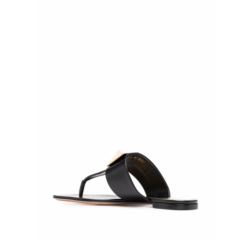 Sandaler med en nit