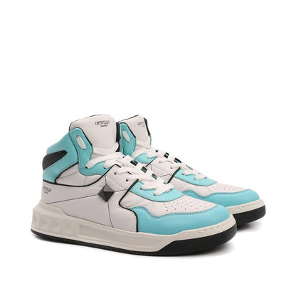 Sneakers med en nit