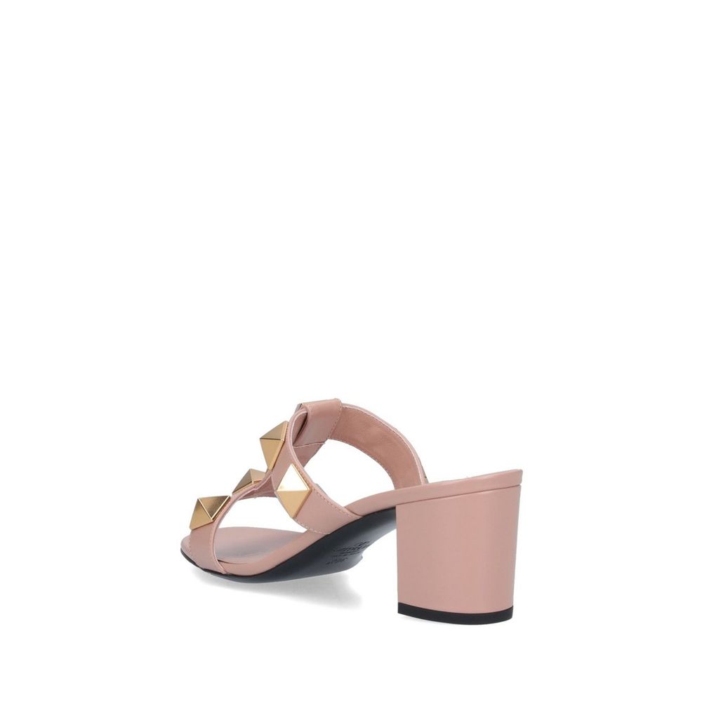 Romerska sandaler med nitar