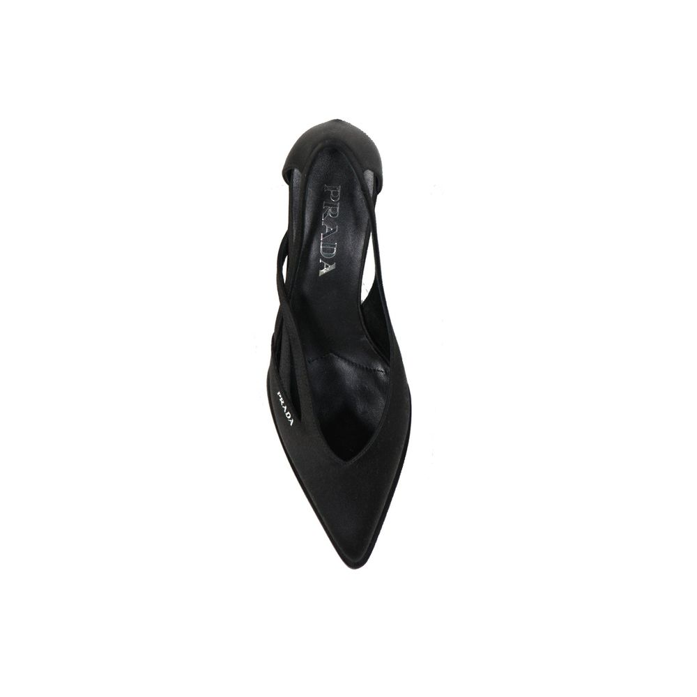 55 mm pumps i satin med utskurna detaljer