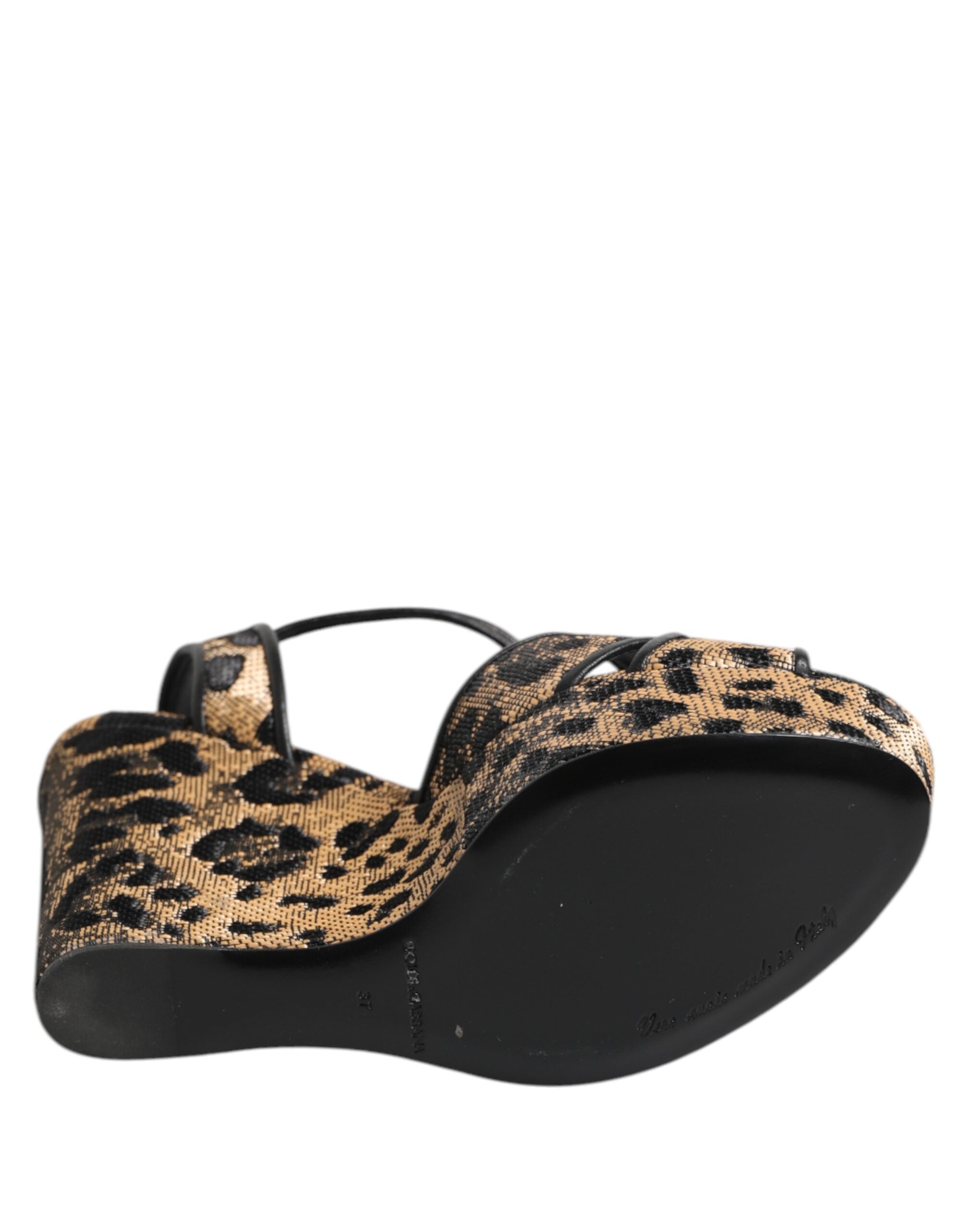 Bruna Leopardfärgade Kilklackade Sandaler Med Ankelrem
