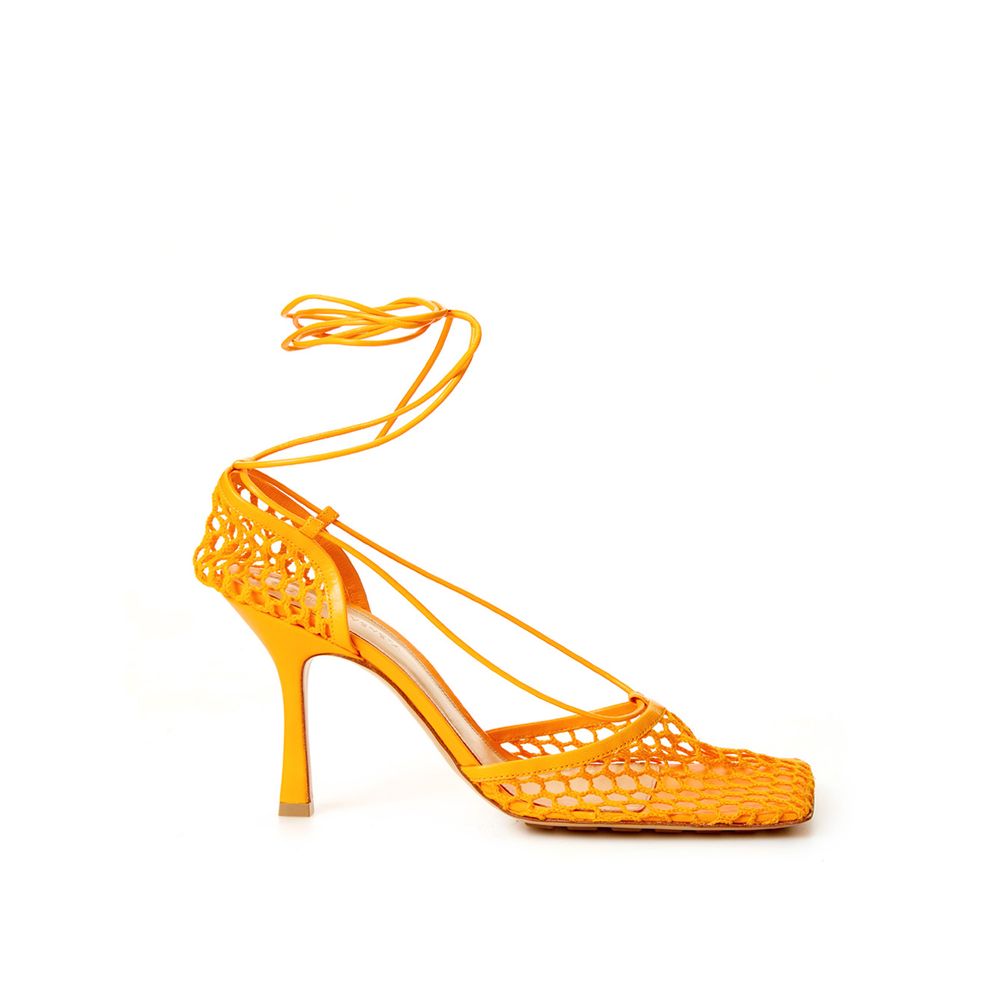 Orange tyg- och läderpumps