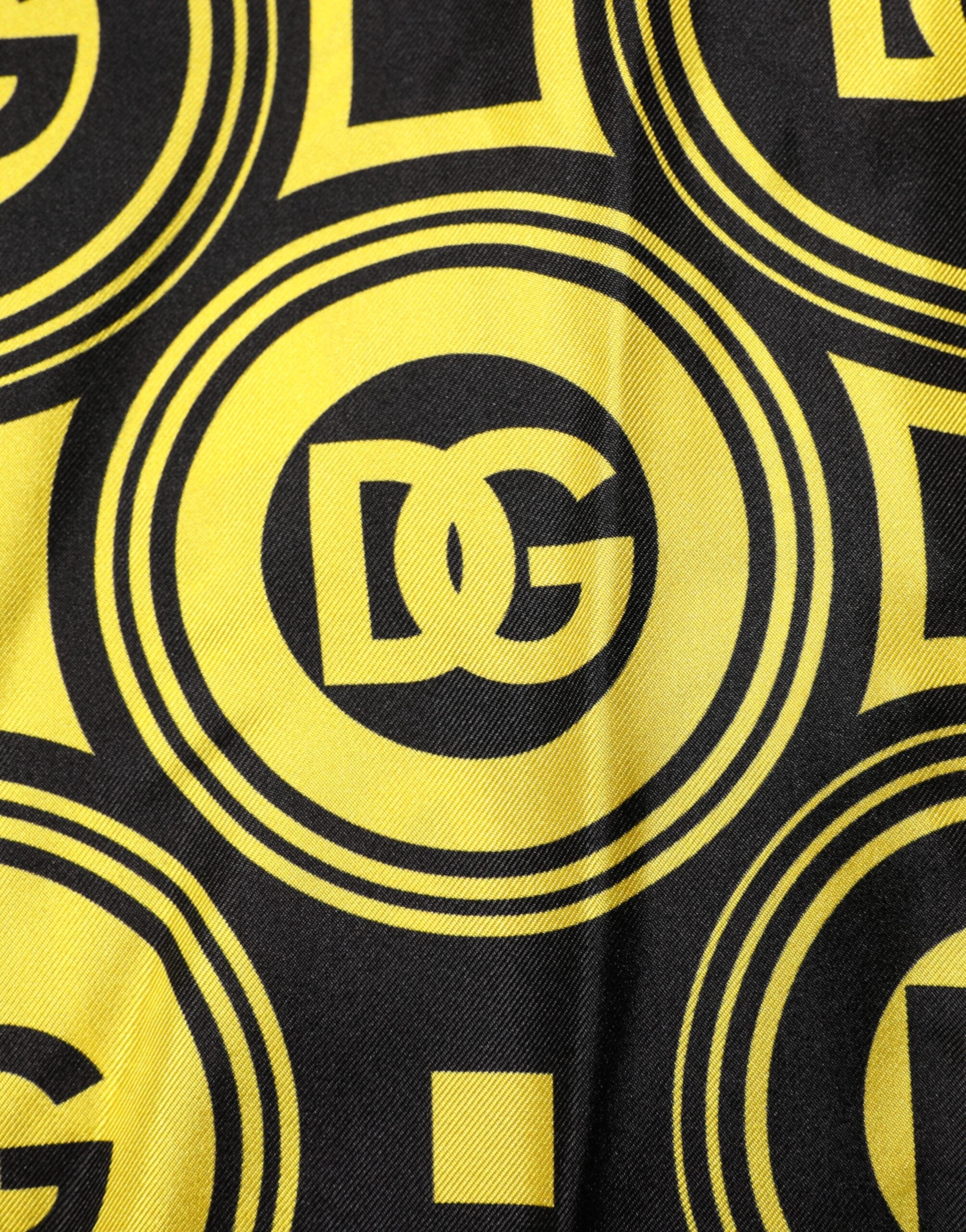 Gul silkesølv DG-logo geometrisk t-skjorte