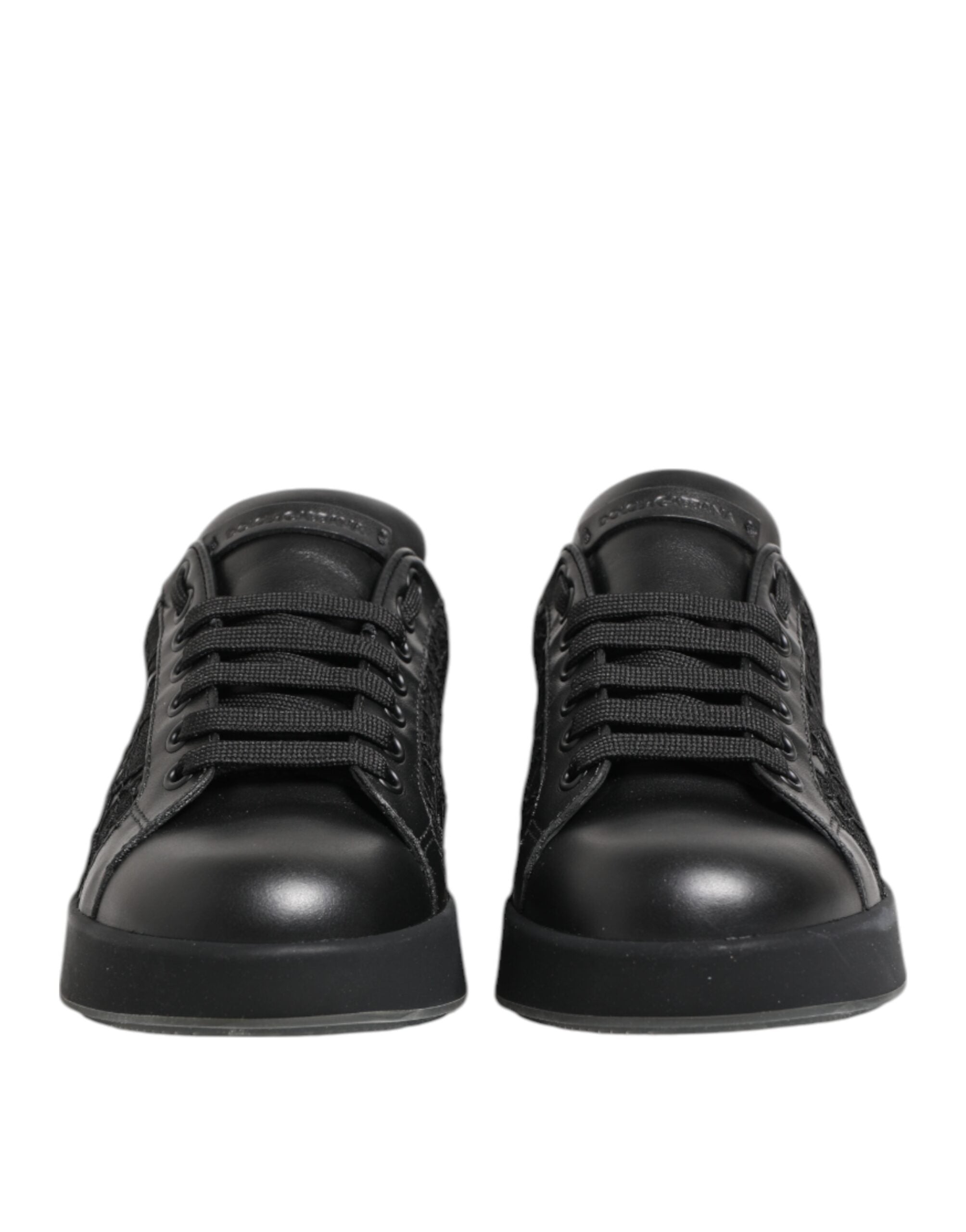 Svarta låga sneakers med blommig spets