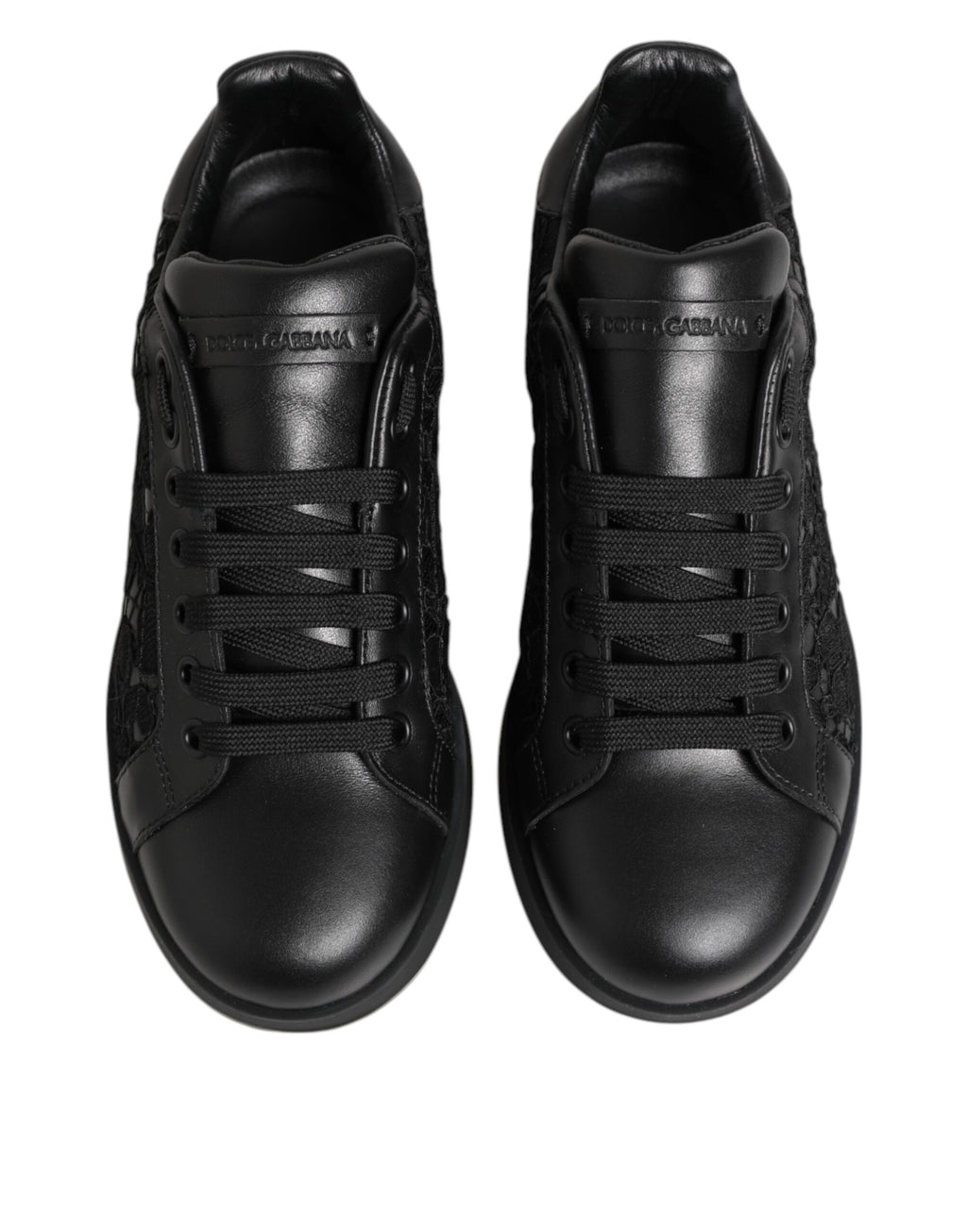 Svarta låga sneakers med blommig spets