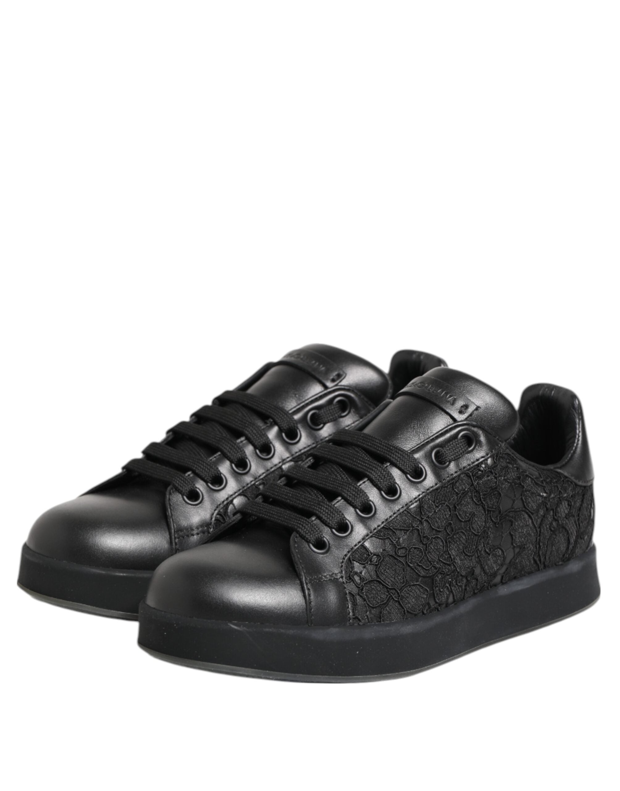 Svarta låga sneakers med blommig spets