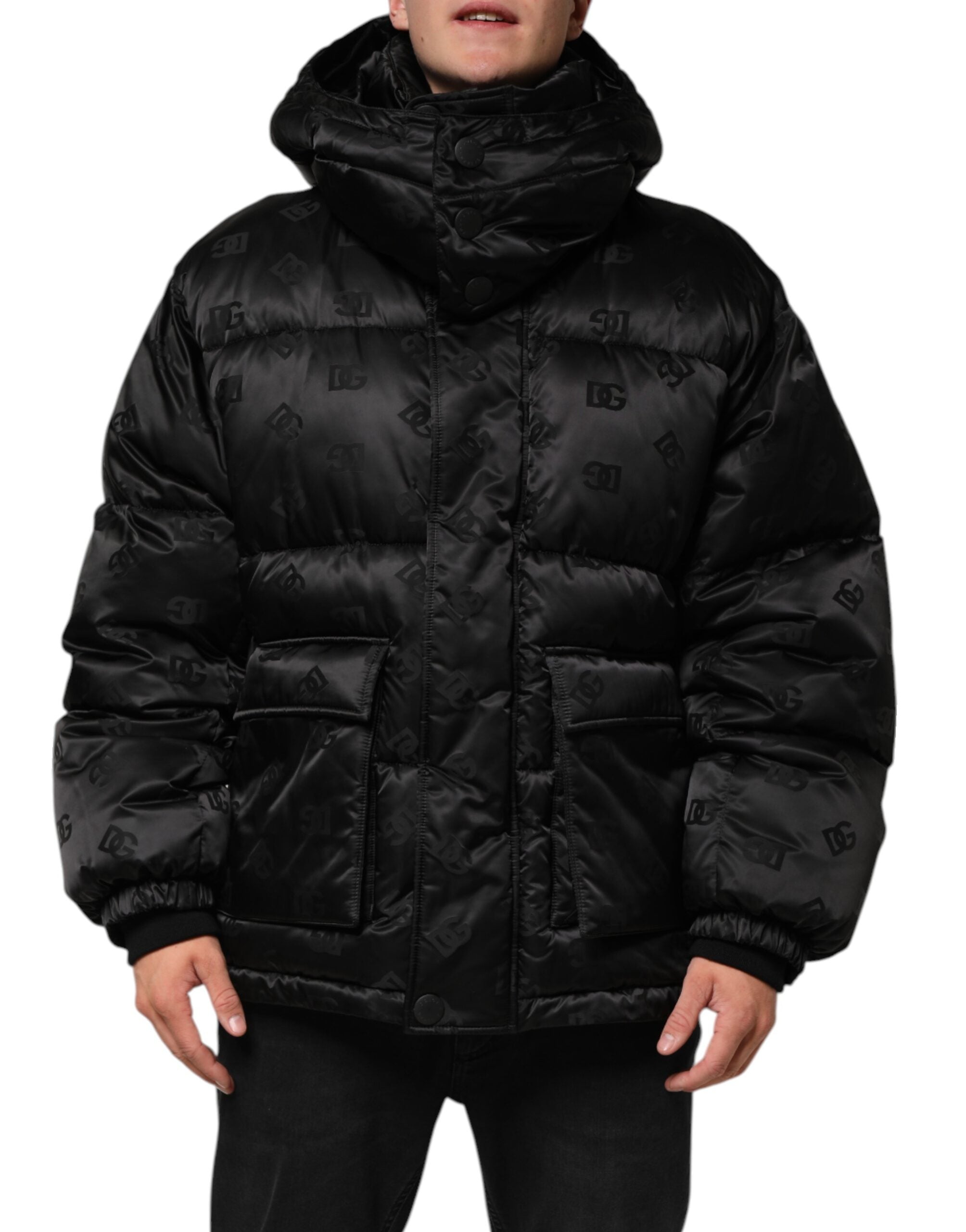 Svart monogram-logo puffer nylon hettejakke