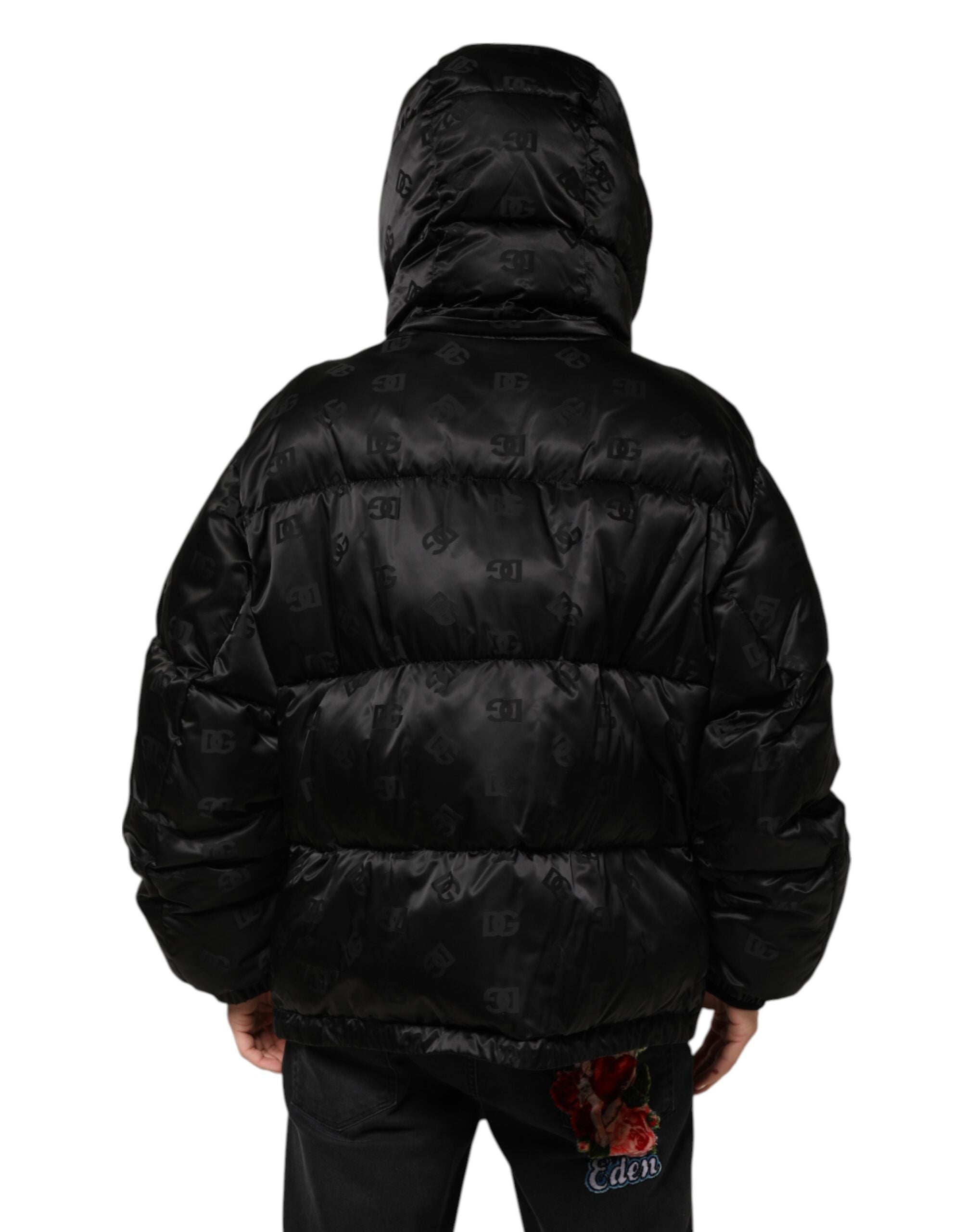Svart monogram-logo puffer nylon hettejakke