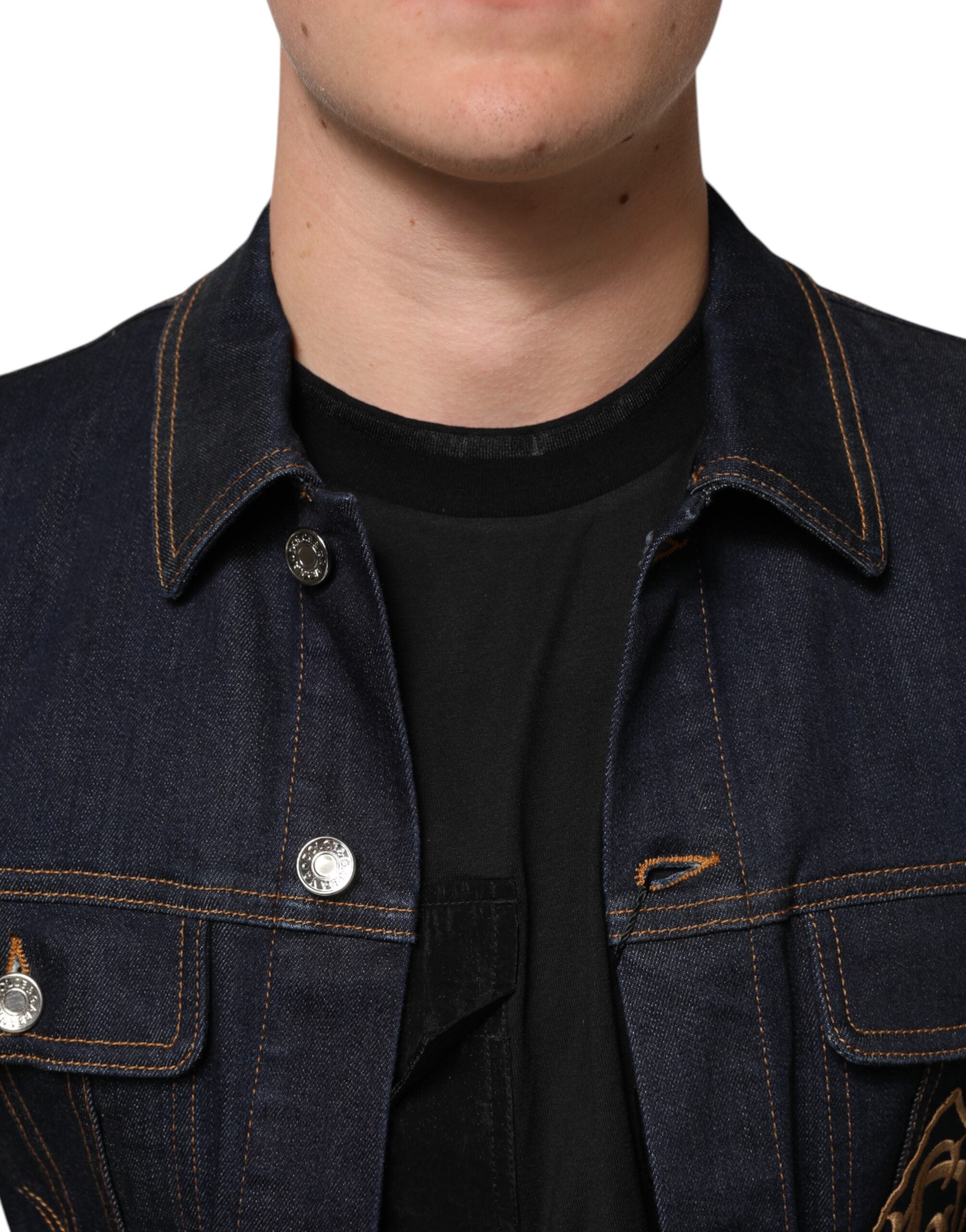 Indigoblå denimjakke med smal passform og logomerke