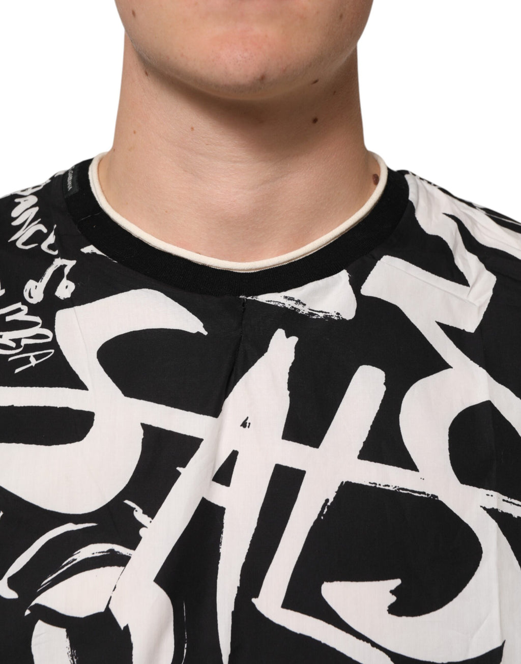 Svart-hvit bomulls-oversized graffiti-t-skjorte