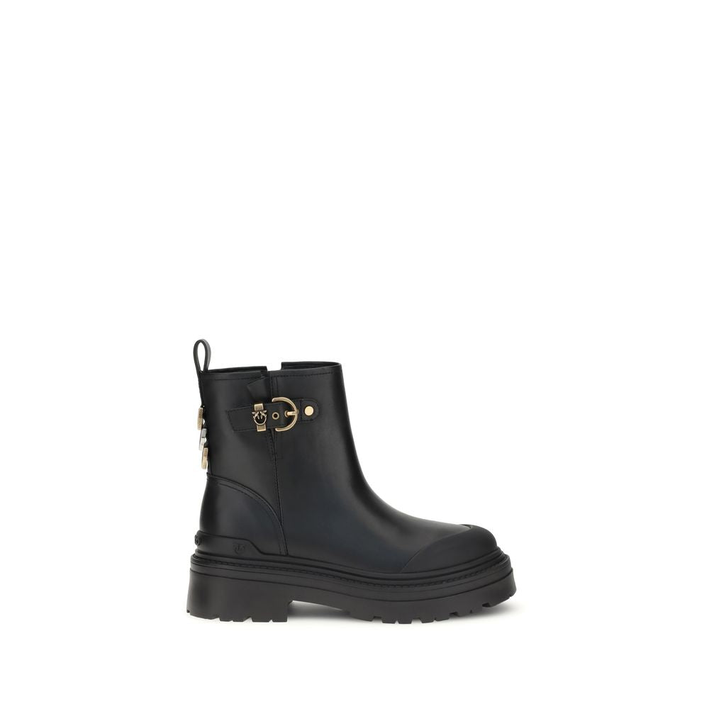 Mia Ankelboots