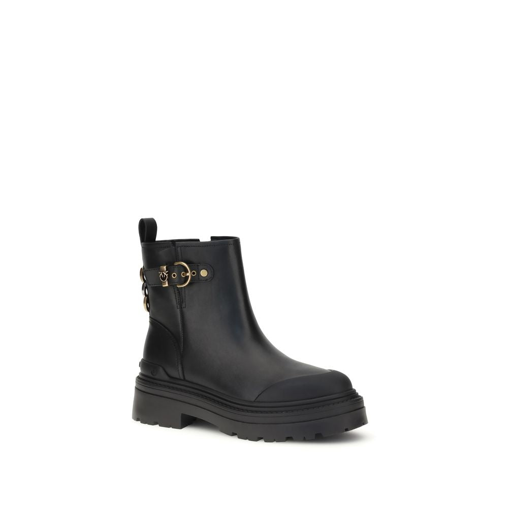 Mia Ankelboots