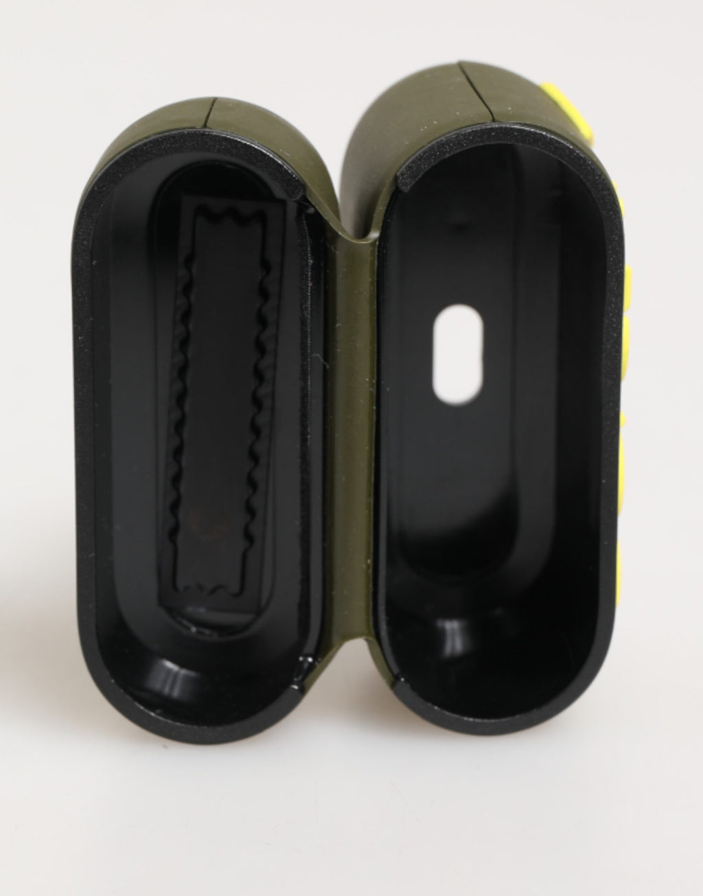 Armygrønt gummi-logo-preget Airpods-tilbehørsdeksel