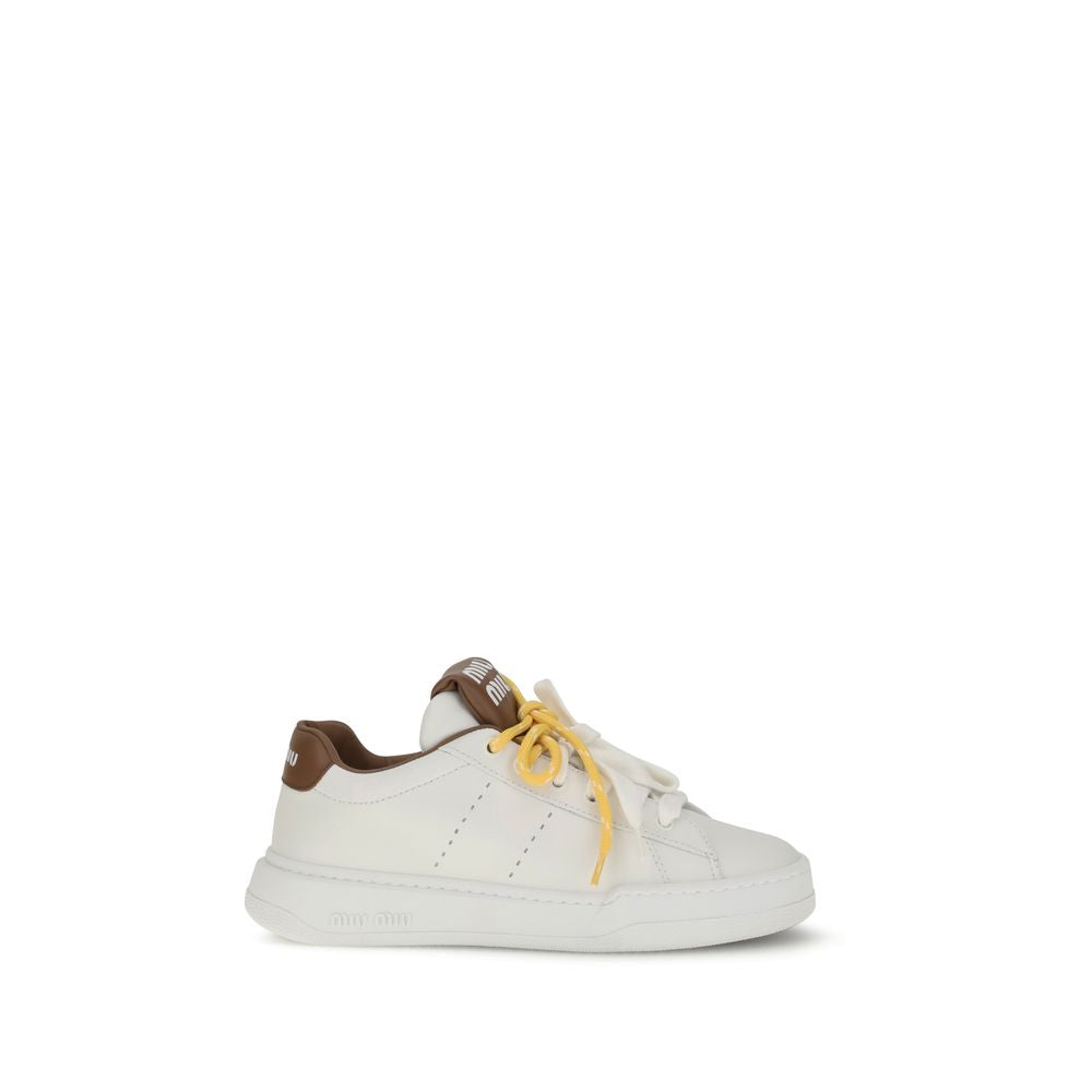 Sneakers med dubbel snörning