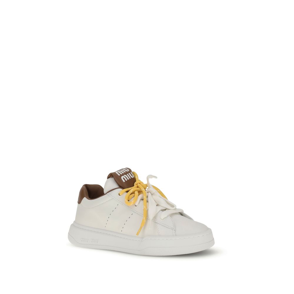 Sneakers med dubbel snörning