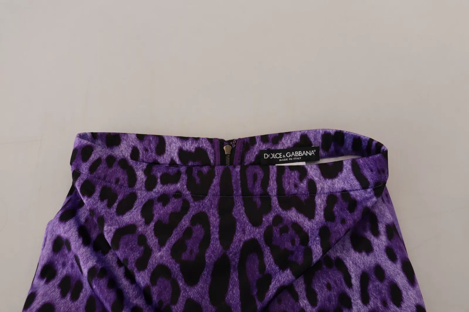 Lila leopardmönstrad pennkjol