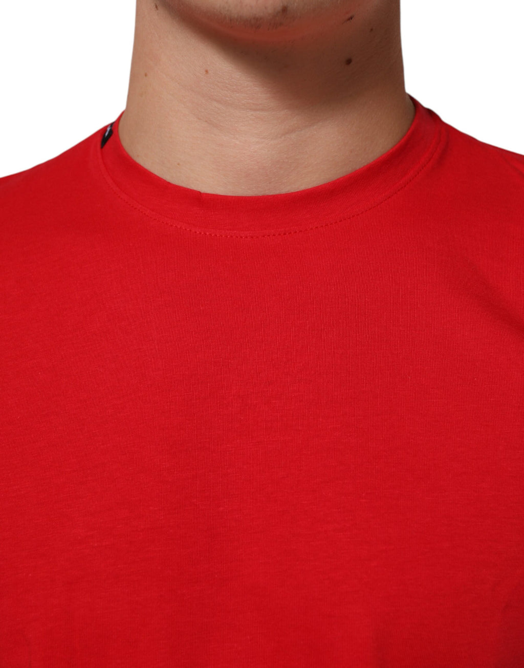 Röd Goodluck 2023 bomulls-t-shirt med rund hals