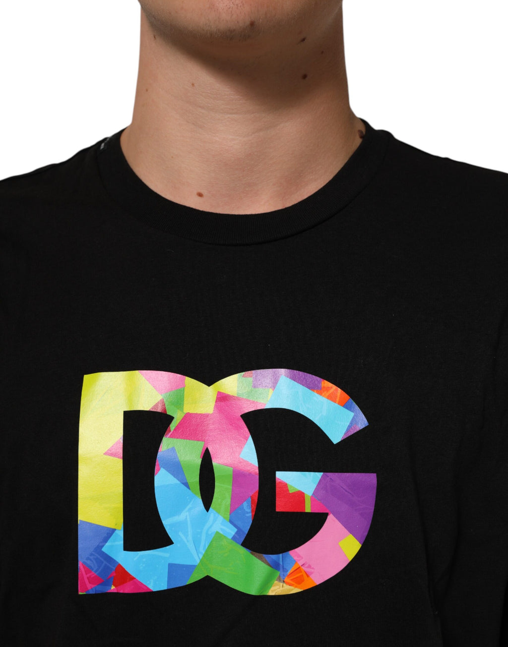 Svart t-shirt med rund hals och logotyptryck i bomull