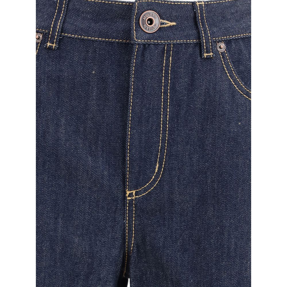 Denimjeans har raka ben