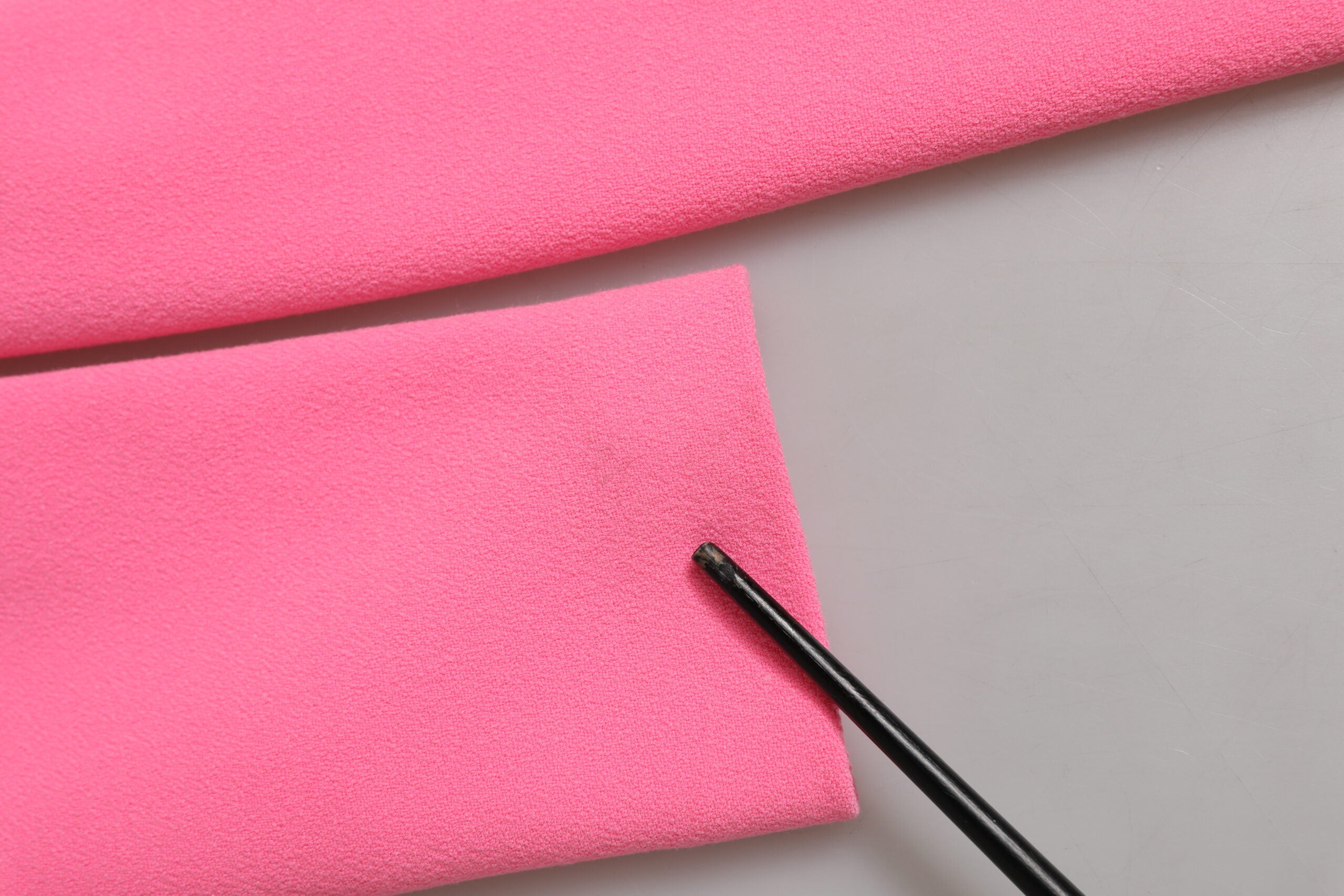 Rosa polyester långärmad fodralklänning i midimodell