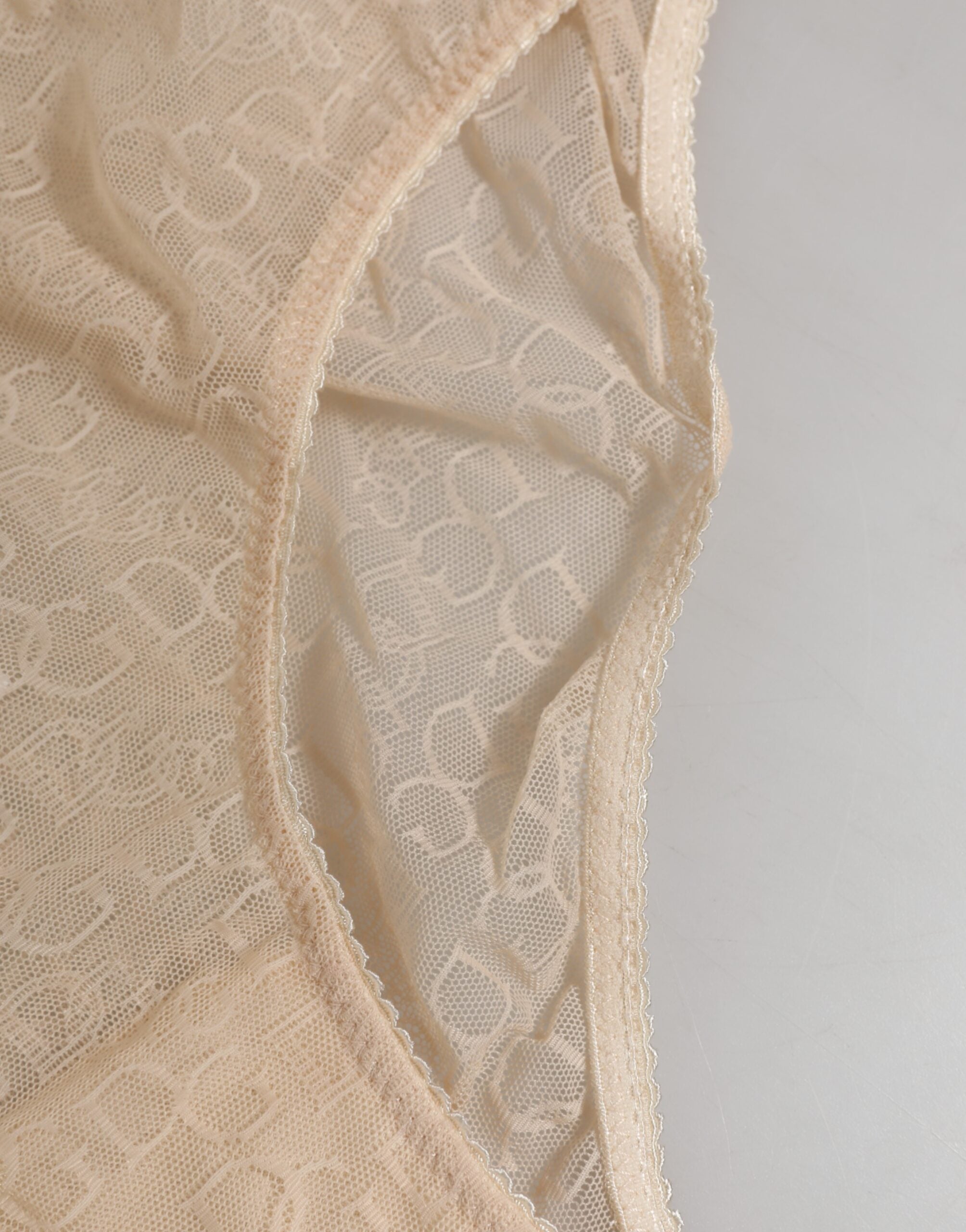Beige DG-logotyp spetsunderkläder med medelhög midja