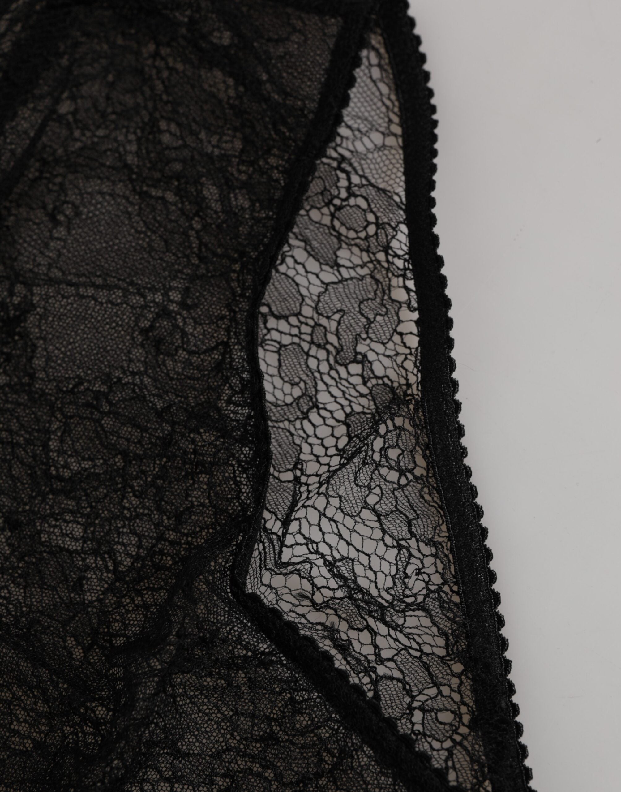 Svarta nylon stretchiga trosor med hög midja