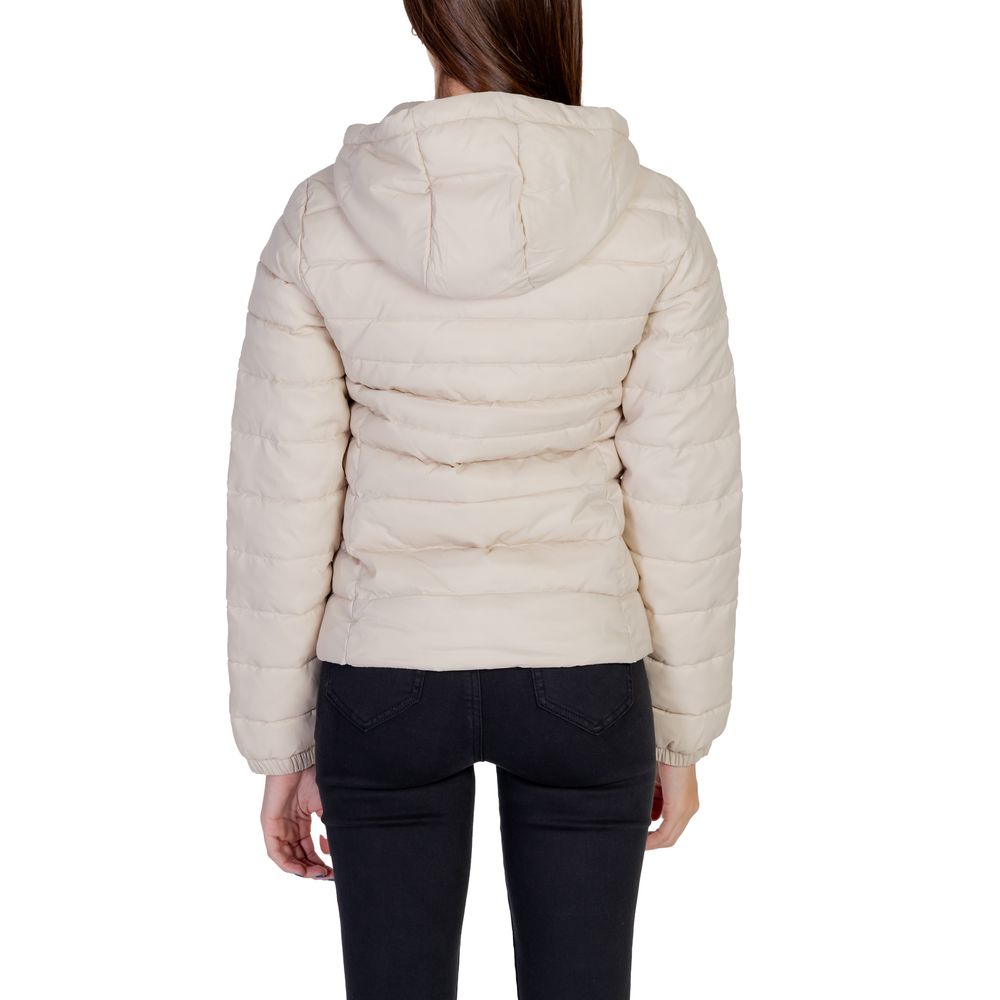 Beige nylonjakker og -frakker