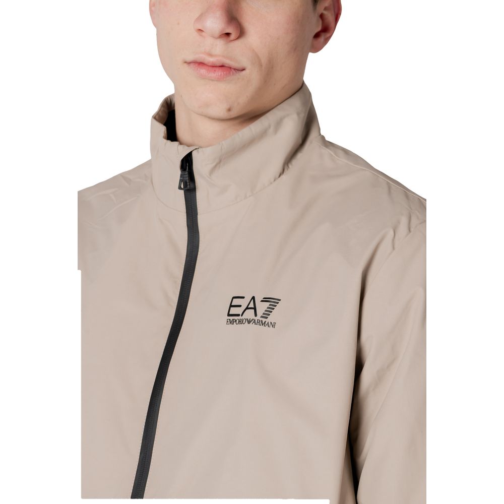 Beige polyamidjakker og -frakker