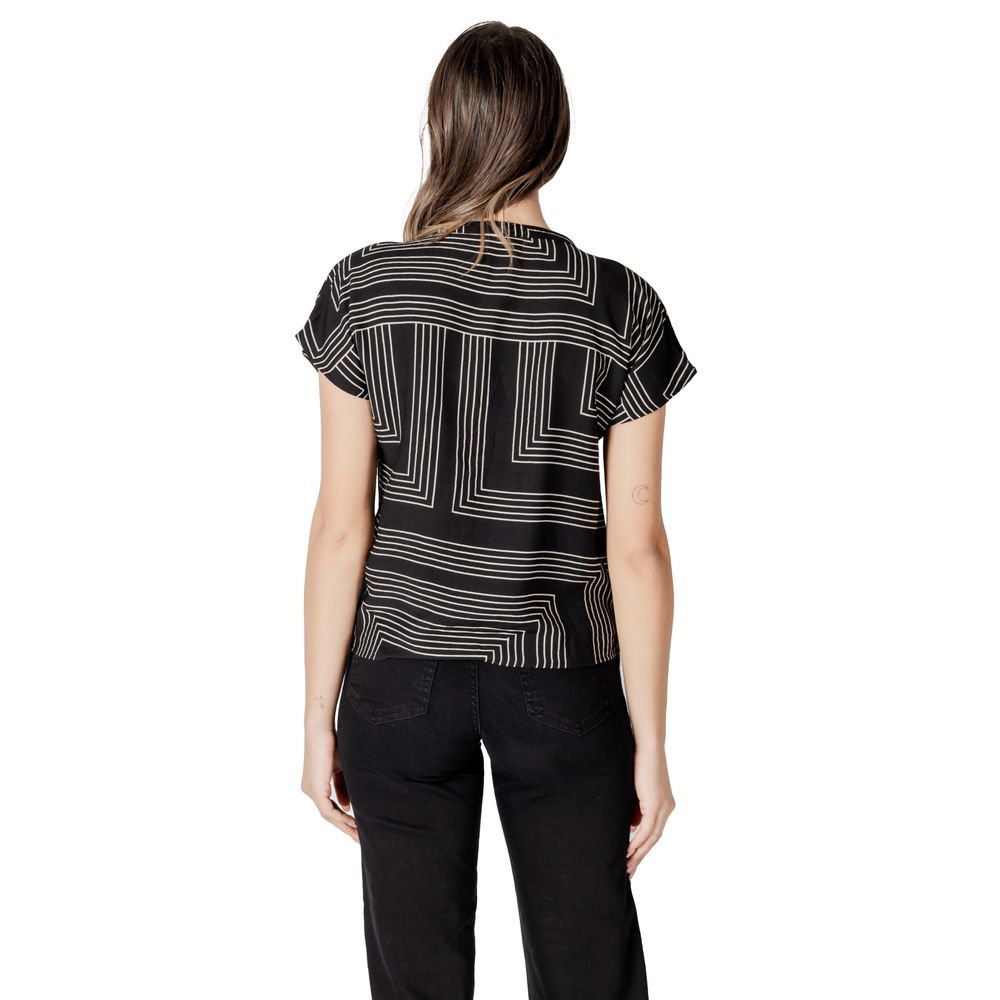 Svart viskos t-shirt