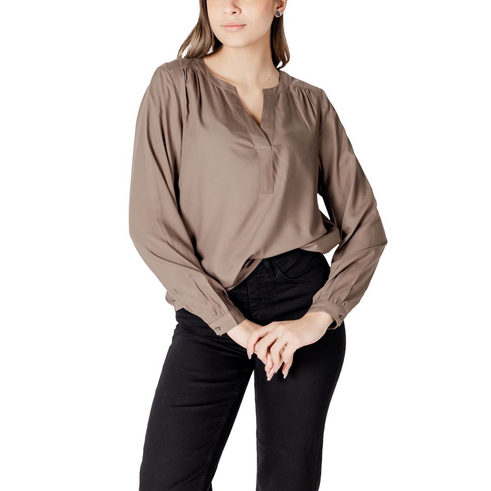 Beige viskosblus
