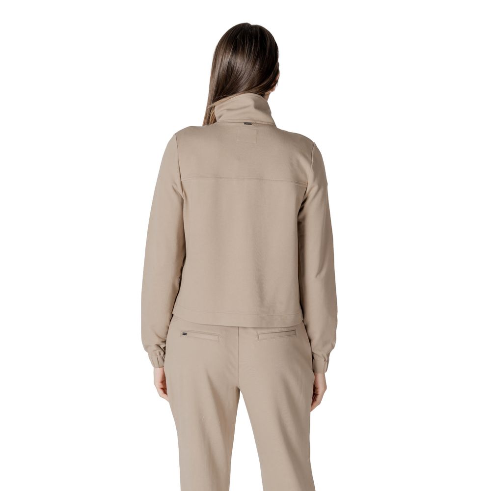 Beige viskosjackor och kappa