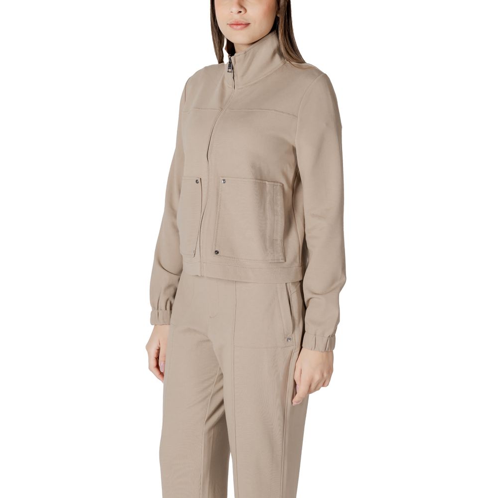 Beige viskosjackor och kappa